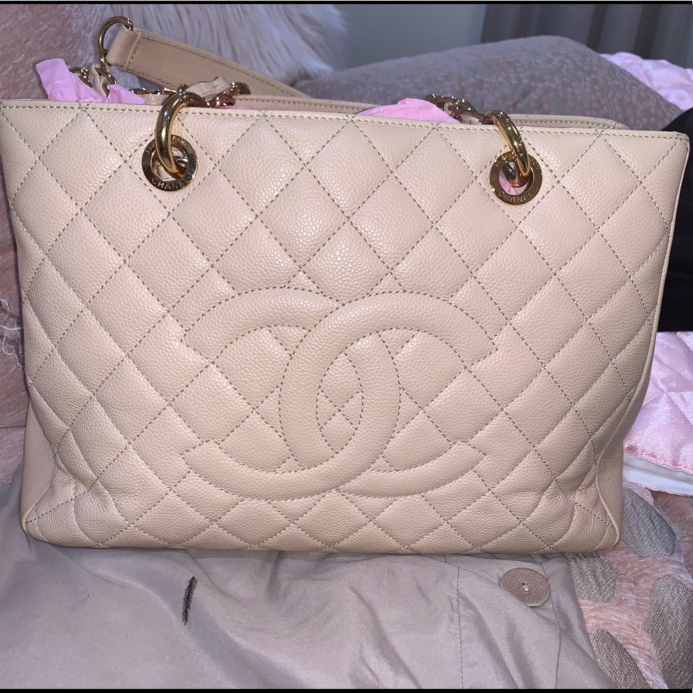 Chanel Grand shopping tote (caviar leather)